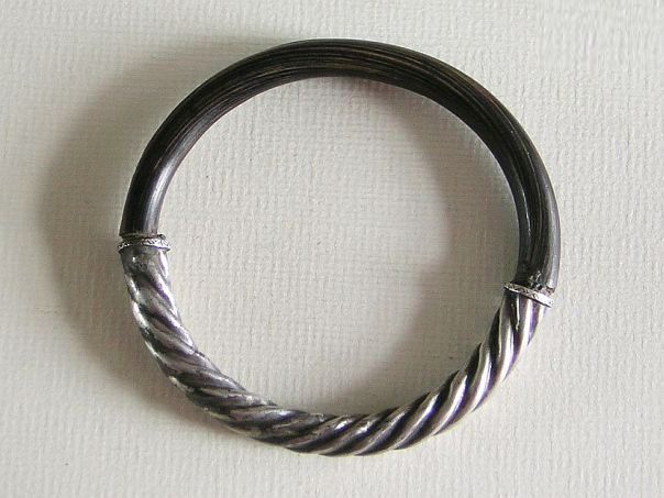 Bangle with piece of vine – (0791)